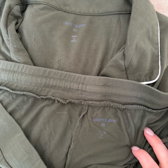 Cozy Earth Pajama Set in Green Size XL - Picture 15 of 16